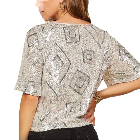 Champagne Sequin Diamond Top Skies are Blue Size Small Round Neckline Boxy Fit - Picture 3 of 11